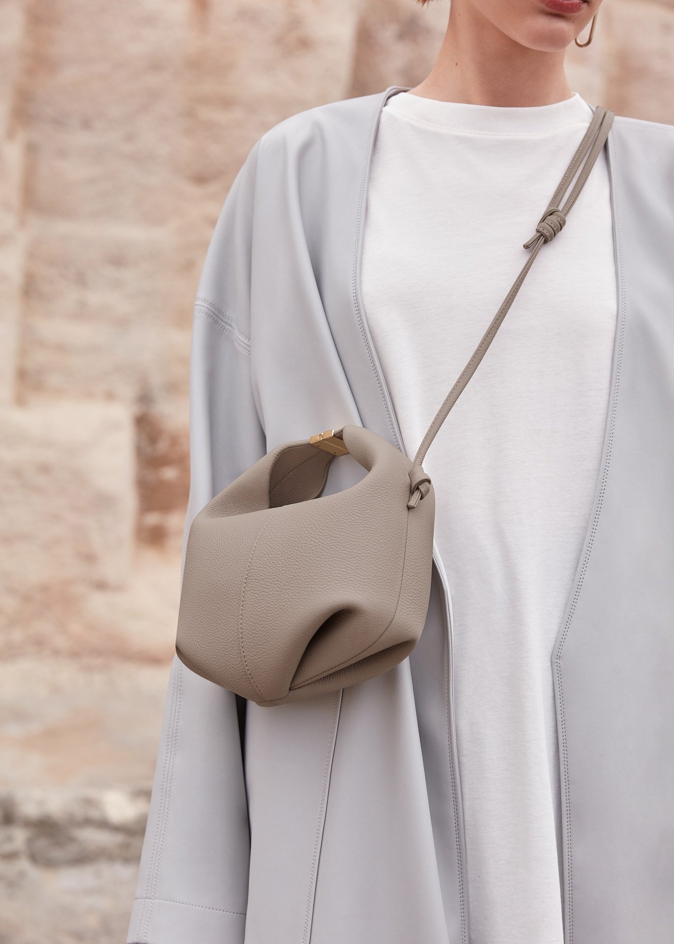 2025 Autumn French style niche shoulder bag genuine leather women's shoulder bag crossbody bag women's crossbody bag designer bag women'