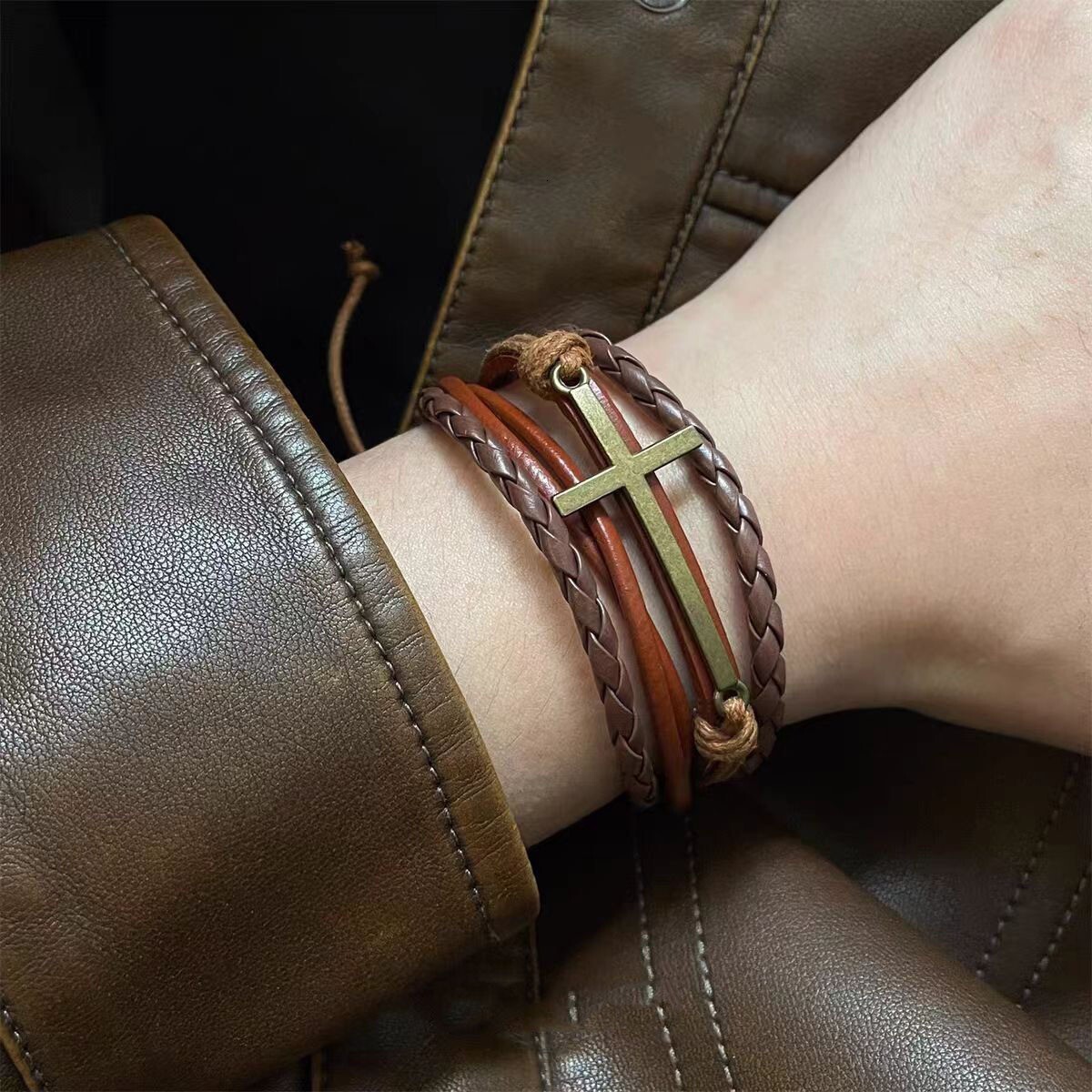 New Chinese Multi-layer Feather Ethnic Personality Bracelet Melad Ancient Style High-end Sense Jewelry