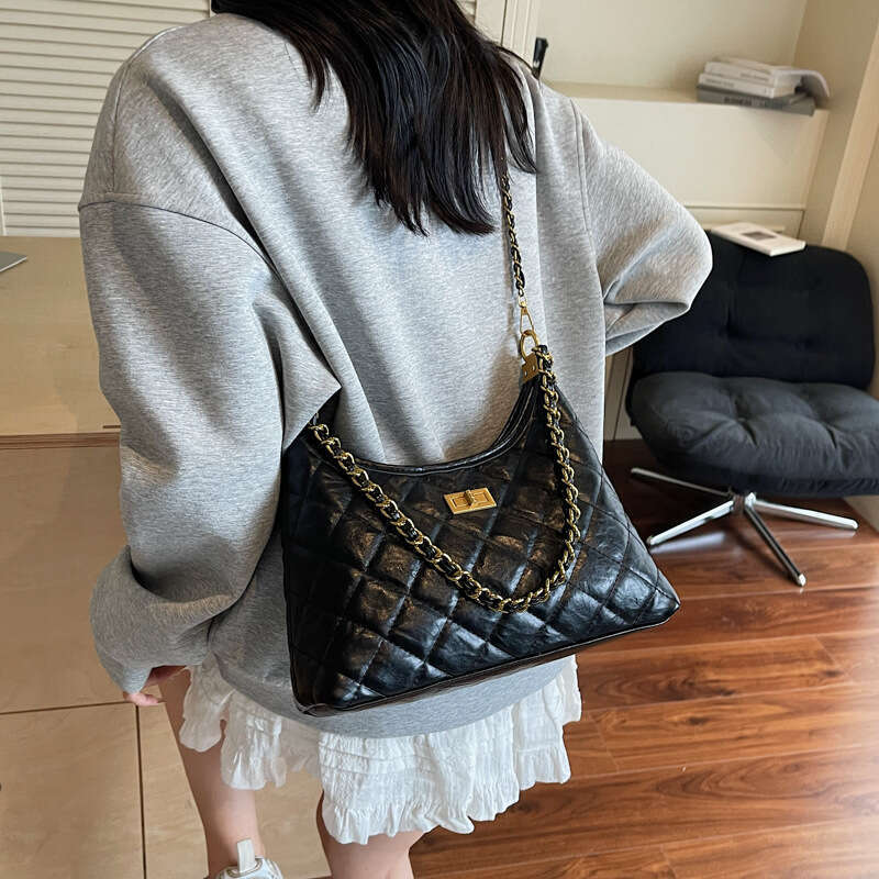 2025 Summer New Diamond Pattern Chanel Style Chain Shoulder Women's Fashion Simple Underarm Commuter Tote Bag
