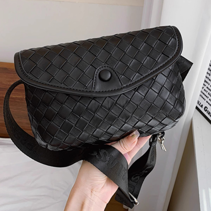 2025 Autumn Wide Shoulder Waist Bag New Korean Version Chest Bag Hand woven Women's Casual Single Shoulder Small Crossbody Bag Women's Cross