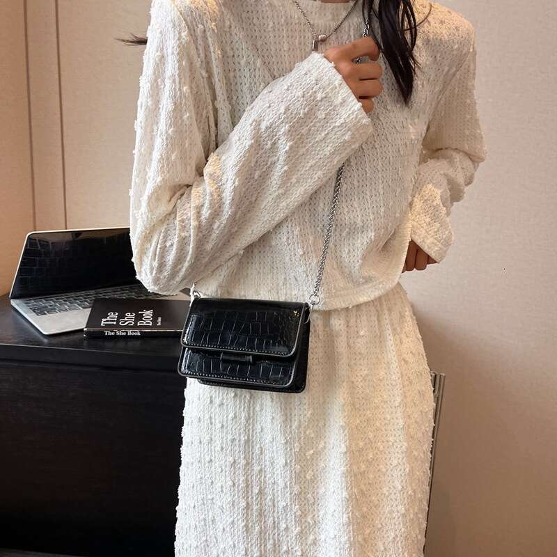 Textured Trendy Small Bags 2025 Summer Stylish Designer Bags Chain Crossbody Fashionable Mini Square Bag