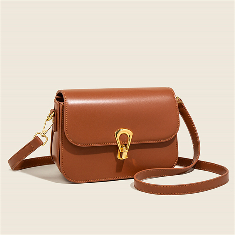 High-end small square bag women's bag 2024 new lock fashionable and simple shoulder messenger bag retro tofu bag women