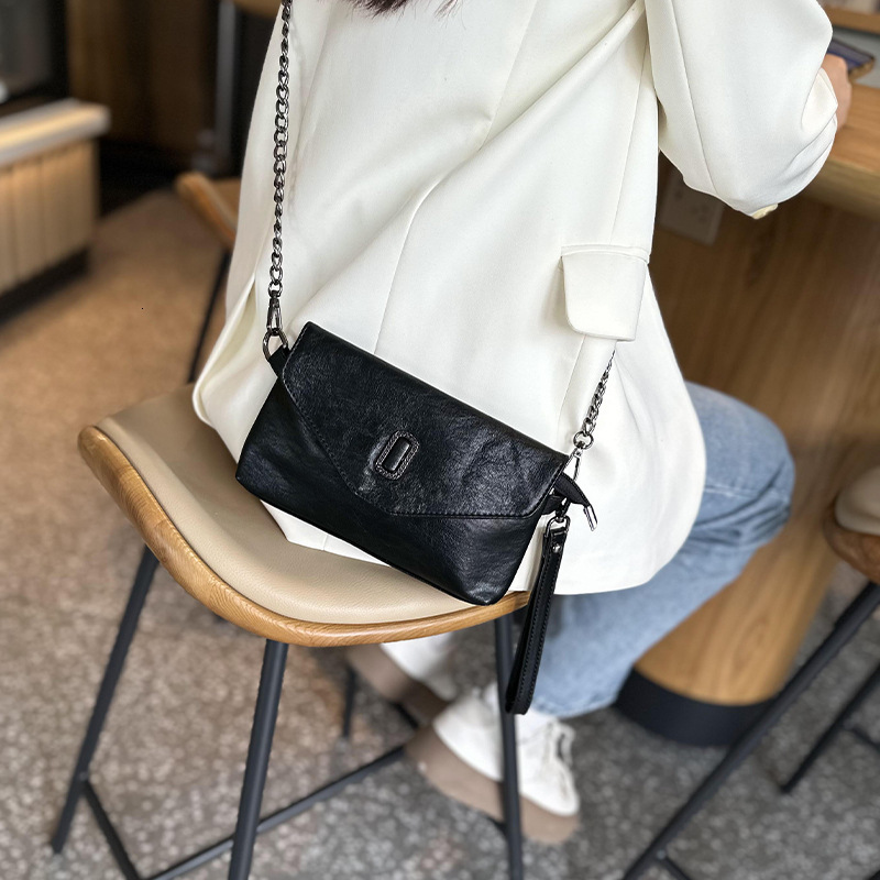 2025 Autumn Women's Leisure Chain Small Bag New Soft Leather Exquisite Mini Phone Handbag Women's Crossbody Bag Designer Bag Women's Sh