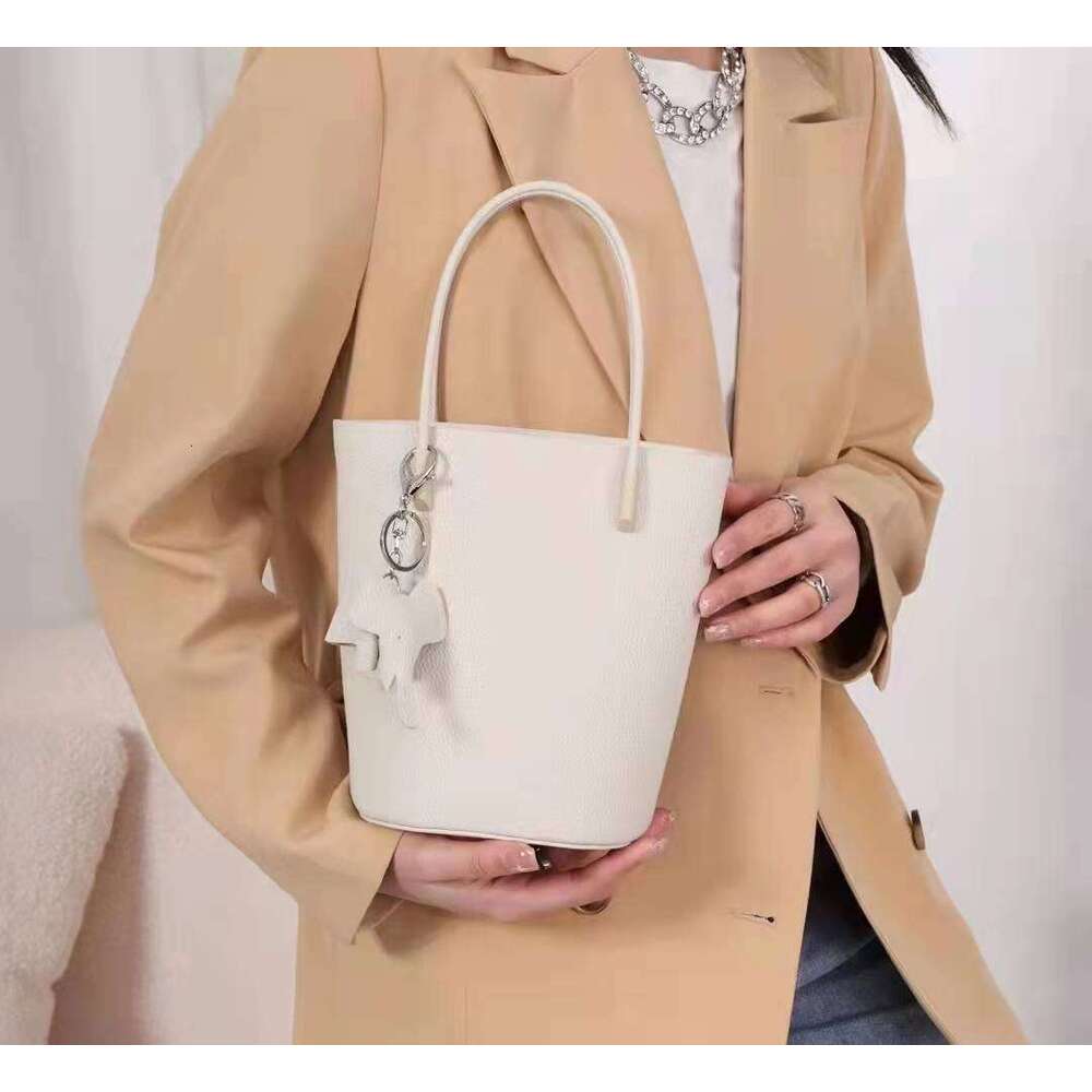 New Fashion Simple Handbag Single Shoulder Bucket Korean Style Cowhide Crossbody Genuine Leather Women's Bag designer bag B5