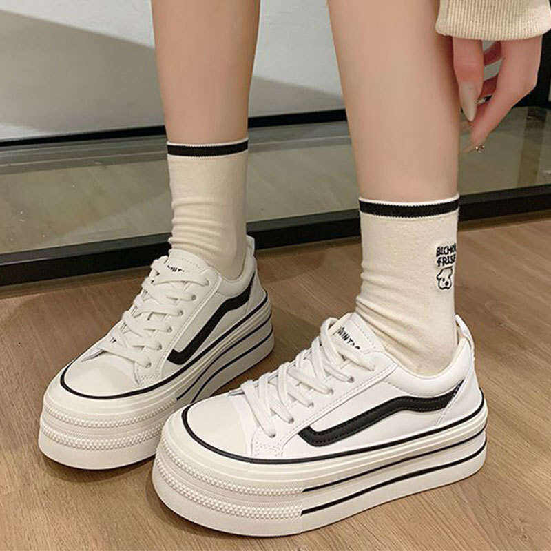 Platform Thick-Soled White Sneakers for Women 2024 Autumn Winter New Korean Style Petite Height-Increasing Versatile Student Sports Shoes