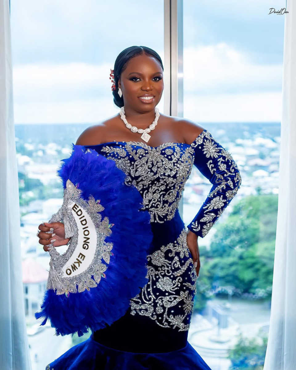 Customized Velvet Royal Prom Dress Long Sleeve Crystal Tiered Beaded Mermaid Formal Evening Gown Occasion