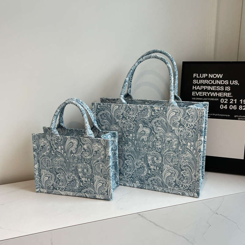 Style Korean Designer Trendy Handheld Tote for Women 2025 New Fashion Casual Large Bags Capacity Shoulder High-end Feel Women's Bag 's