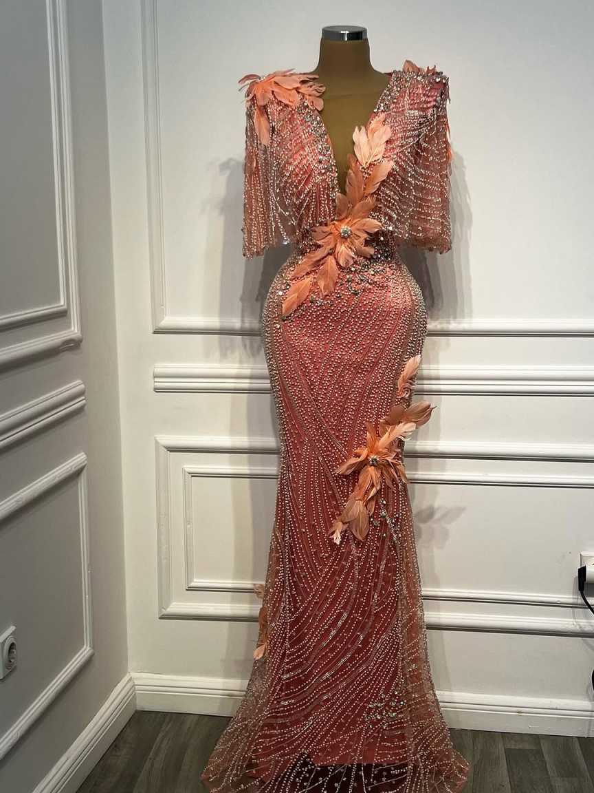 Vintage V Neck Long Sleeve Evening Dresses Sexy Mermaid Feather Beading Prom Gowns Formal Special Occasion Dress Customized