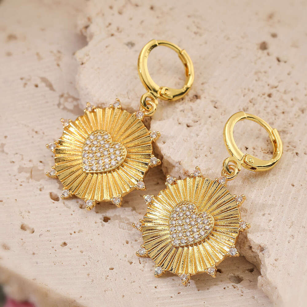 Hot-Selling Designer Fashion Copper Gold-Plated Zircon Heart Round Pendant Necklace Earring Set New