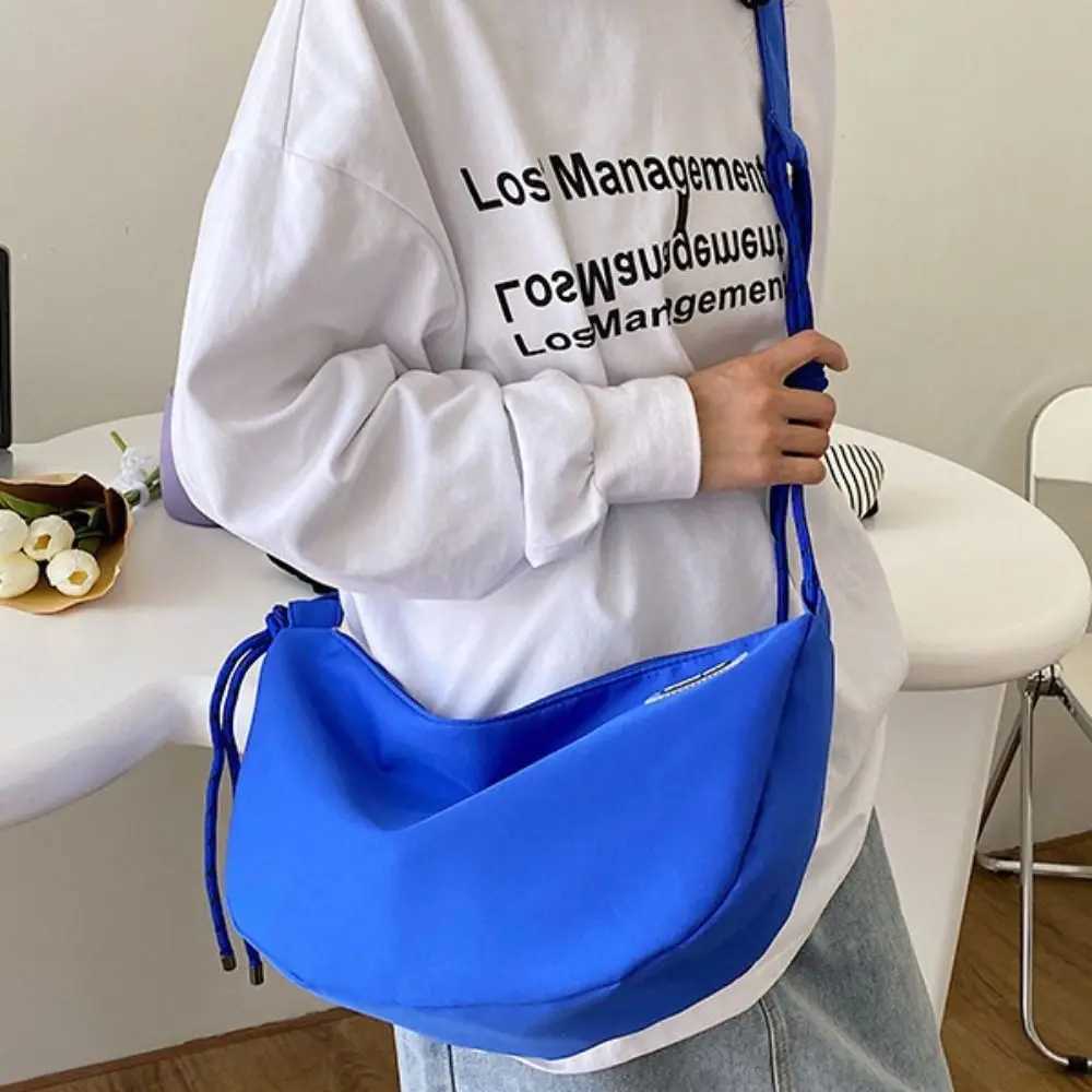 Half-moon Shape Nylon Crossbody Bag Waterproof Zipper Dumpling Shoulder Bag Handbag Shopping Bag Sports Message Bag Streetwear Y250819
