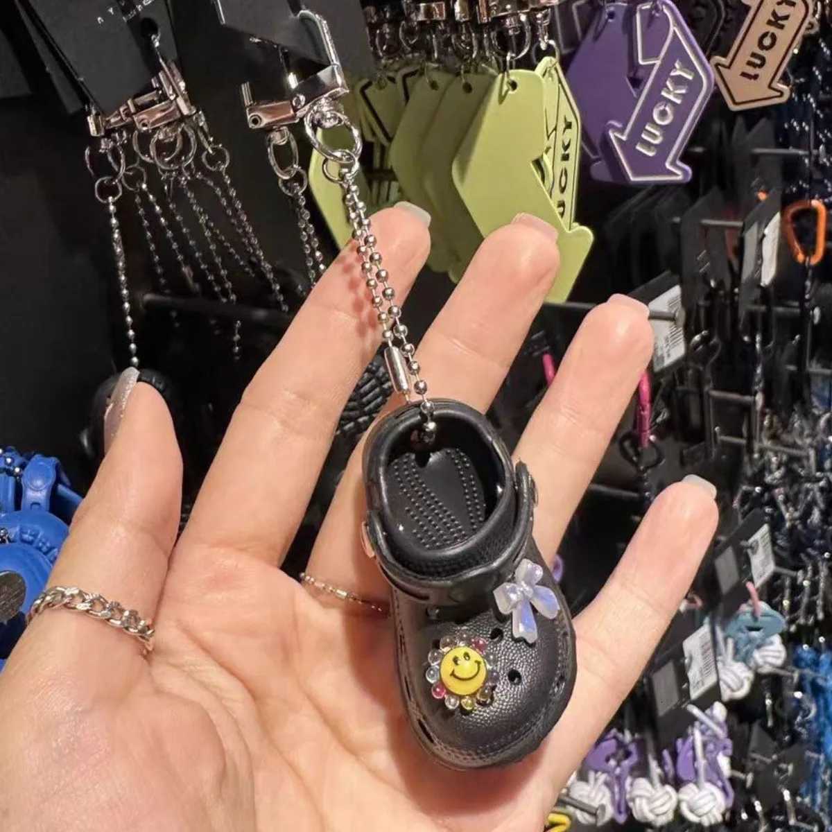 ute Keychain Creative Simulation Slippers Car Keychains Bag Pendant Girl Car Key Ring Pendant Friends Gift Key Chains for Women XJ250820