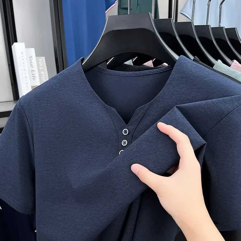 New Mens Casual and Fashionable Three Button V-neck Solid Color Short Sleeved T-shirt Summer Versatile Top Y250819