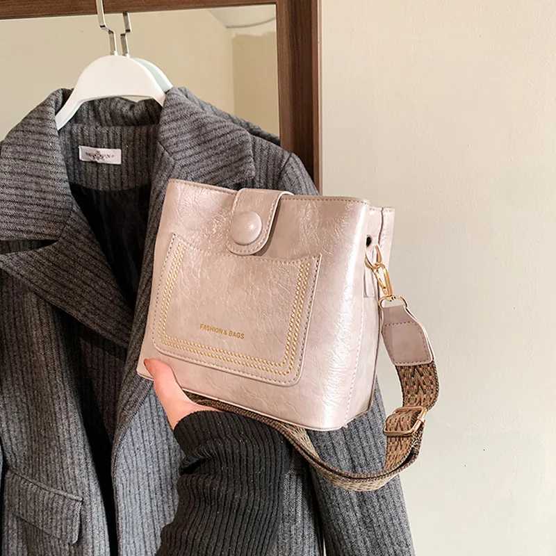 Vintage Simple PU Leather Bucket Crossbody Bags for Women Designer Handbagt Lady Black Shoulder Bag Y250819