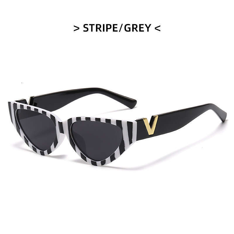 2025 New Modern Show Glasses Trendy Personality Zebra Pattern Fashion Small Frame Designer Cat Eye Sunglasses