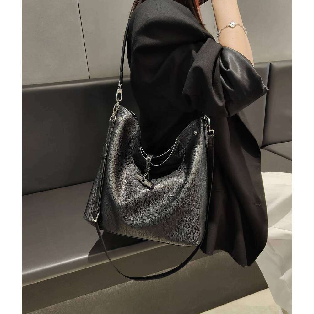 Designer Bags Genuine Leather Korean Fashion Bucket Commuting Simple Head Layer Cowhide Underarm Single Shoulder Crossbody Bag 2025 New Luxury Bag