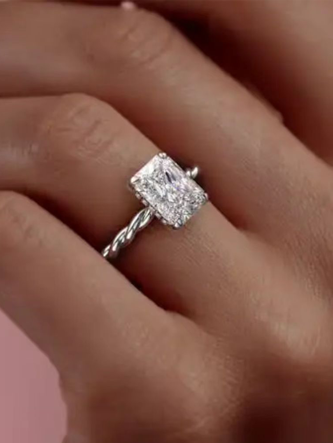 MT 2.0 ct Radion Cut Moissanite ring with 18K Real Gold Plated 925 Sterling Silver Engagement Ring Wedding Memorial Day Party Dress Costume Promise