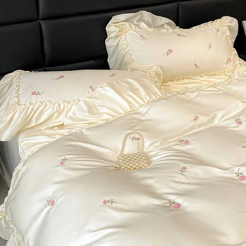 Ice Rayon Embroidered Bedding Sets with Lace Cooling Silky Cozy Comforter Set for Summer Naked Bed Linens for Home Dormitory Y250819