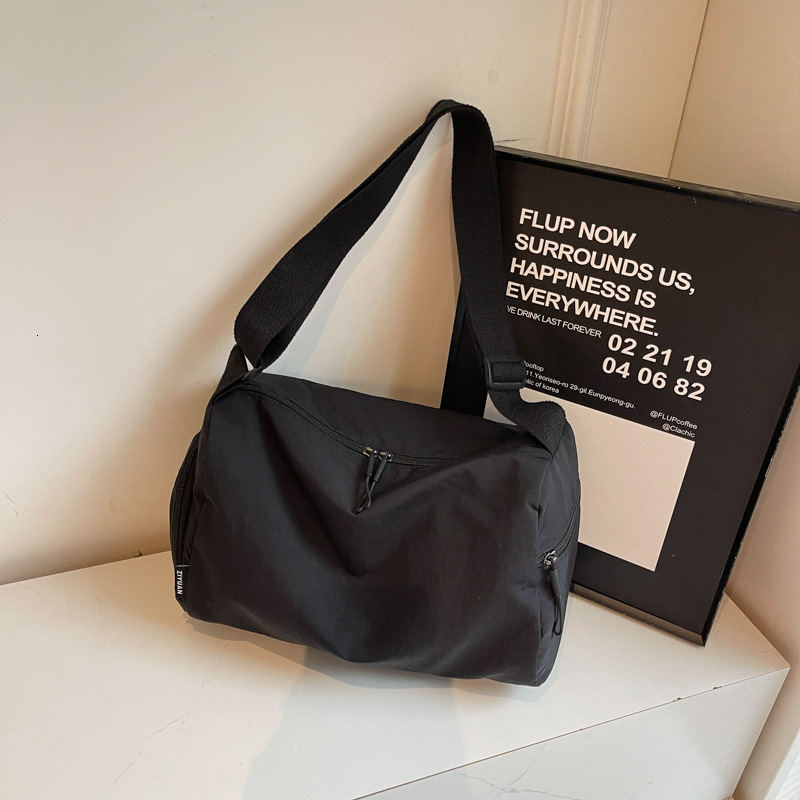 2025 Autumn Japanese and Korean style large capacity crossbody bag for women's sports short distance travel leisure nylon shoulder bag for women&