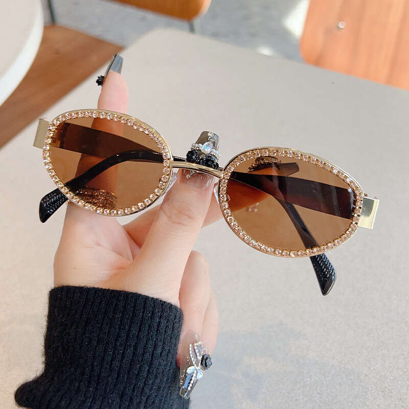 Diamond-encrusted Women, High-end Ins Style, Oval Frame Metal Celebrity Glasses, Designer Fashion Y2K Sunglasses for Men