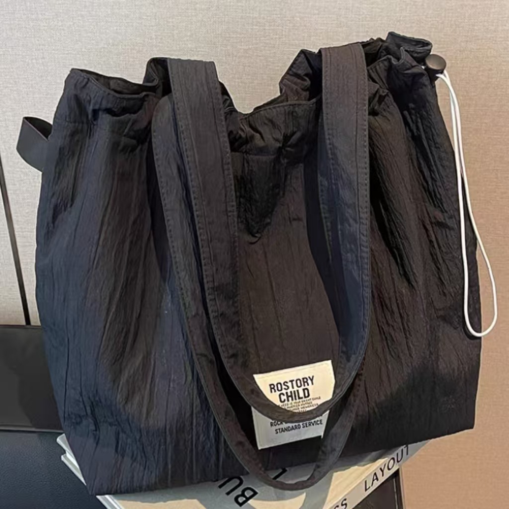 2025 autumn lazy style Korean version casual pleated cloth bag large capacity women's handbag simple niche commuting shoulder bag women's cr