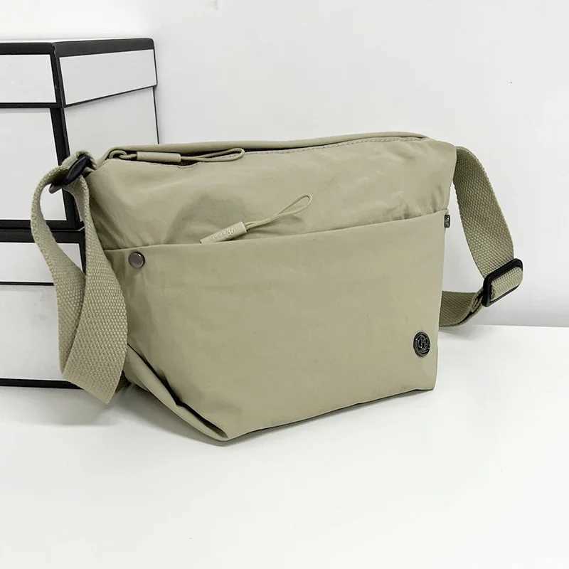 Ultra-light Nylon Crossbody Bag for Women Adjustable Wide Strap Lightweight Womens Bag Zipper Closure Stylish Messenger Bag Y250819