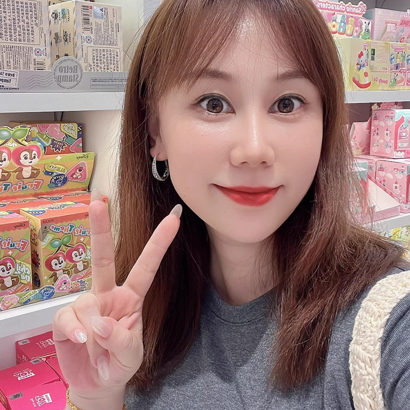 Chic Female Accessory: Premium Quality S925 Light Luxury Sparkling Ear Decor