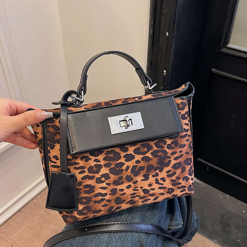 Handbag Women's 2025 Autumn Bags New Fashion Leopard Designer Print Handheld Shoulder Crossbody Bag