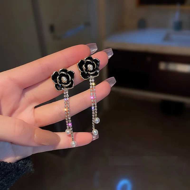 2024 Vintage Camellia Pearl Crystal Earrings for Women Luxury Quality Womens Jewelry Earring Pendant G250820