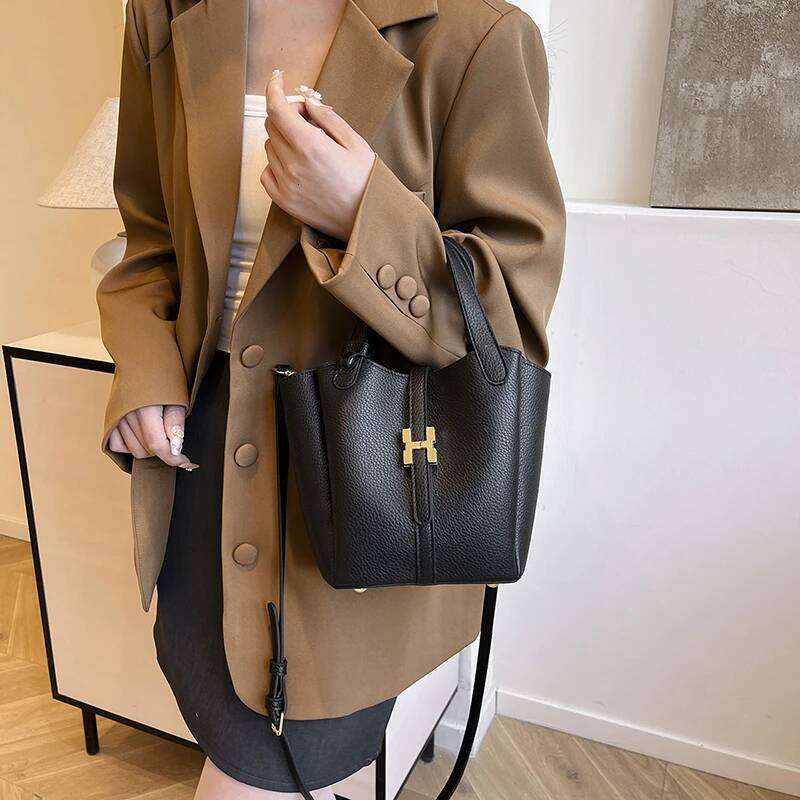 High End Messenger Purse Bag Crossbody Handbag Women Letter Paris Vintage