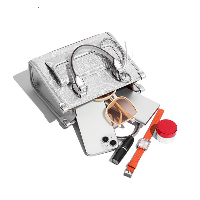 Free Shipping Designer Luxury Floral Trendy Women's Large Capacity Tote Bag Premium Texture Embroidered Shoulder Crossbody Bag Casual Shopping Ba