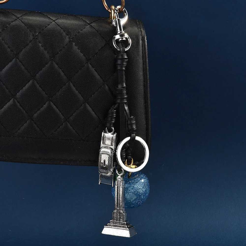 Fashionable ple Tower Car Keychain Bag Pendant Exquisite Accessories XJ250820