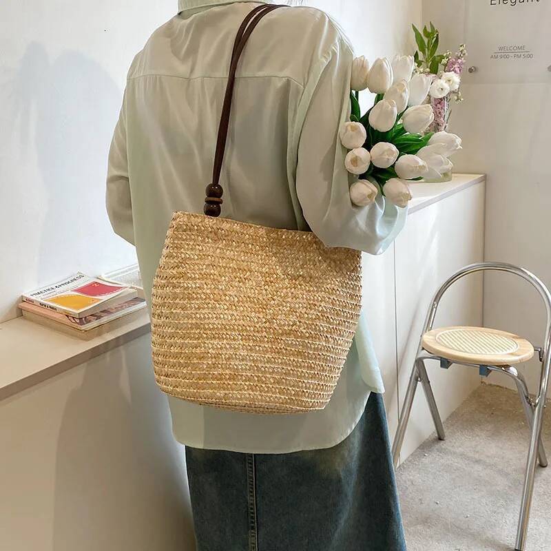 Autumn New Women s Crossbody Bag Casual Woven Shoulder Bag Women s Handbag Handmade Beach Bag Women s Travel Large Capacity Handbag Autumn New Designe