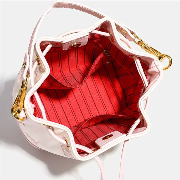Free Shipping Designer New Fashionable Women's Large Capacity Bucket Bag Niche Sweet High-end Versatile Handheld Shoulder Crossbody Bag Casual Sh