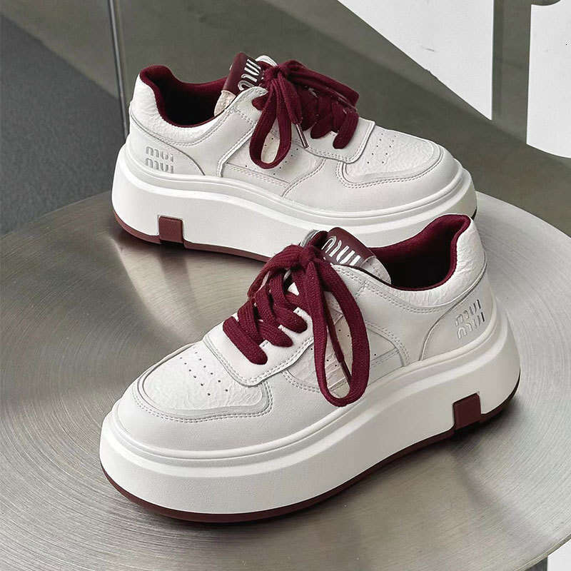Thick-Soled Cowhide White Sneakers for Women 2024 Autumn Winter Versatile Sports Casual Height-Increasing Lace-Up Lightweight Board Shoes