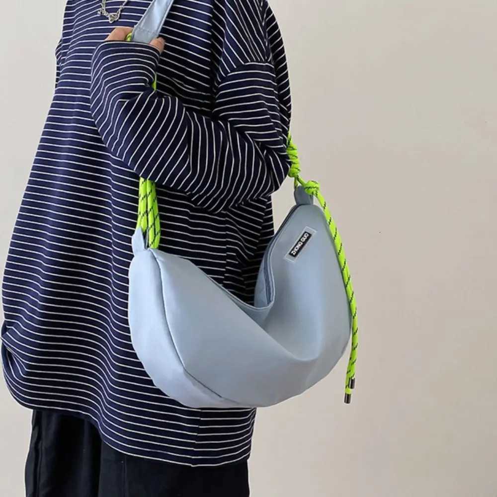 Half-moon Shape Nylon Crossbody Bag Waterproof Zipper Dumpling Shoulder Bag Handbag Shopping Bag Sports Message Bag Streetwear Y250819
