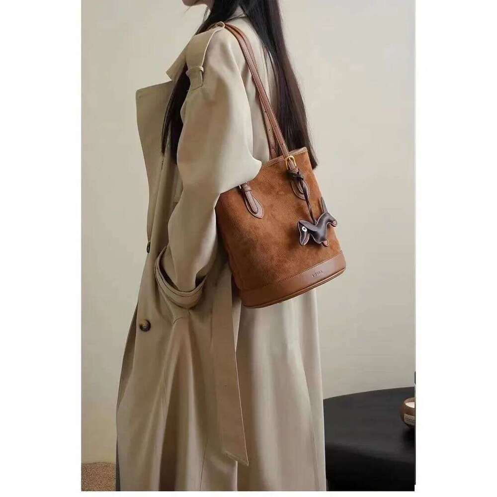 New Fashion Trend Joker Retro Corduroy Tote Female Large Capacity Shoulder Bucket Bag Purses And Female Bags