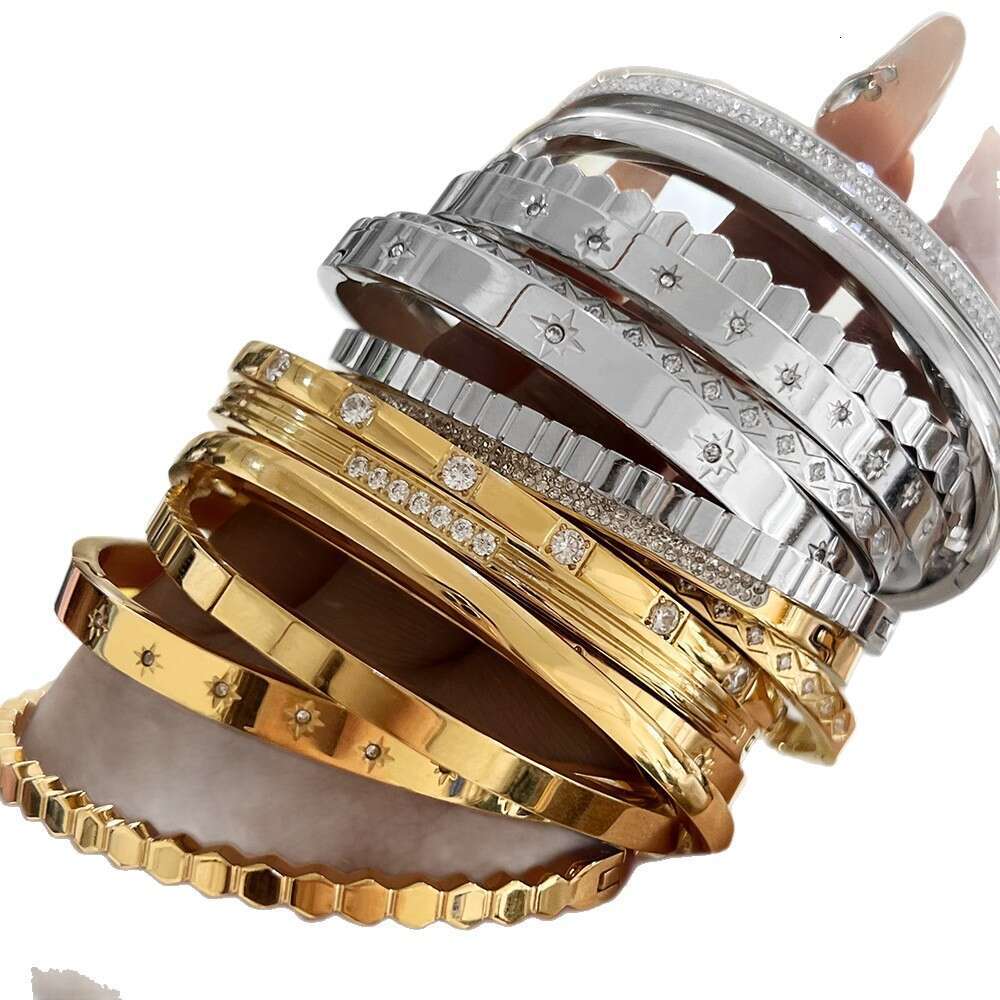 Non-Fading Multiple Styles Dia-Studded Plain Hoop Bracelet Vacation Style Designer Eight-Pointed Star Waterproof Stackable Stainless Steel Jewelry