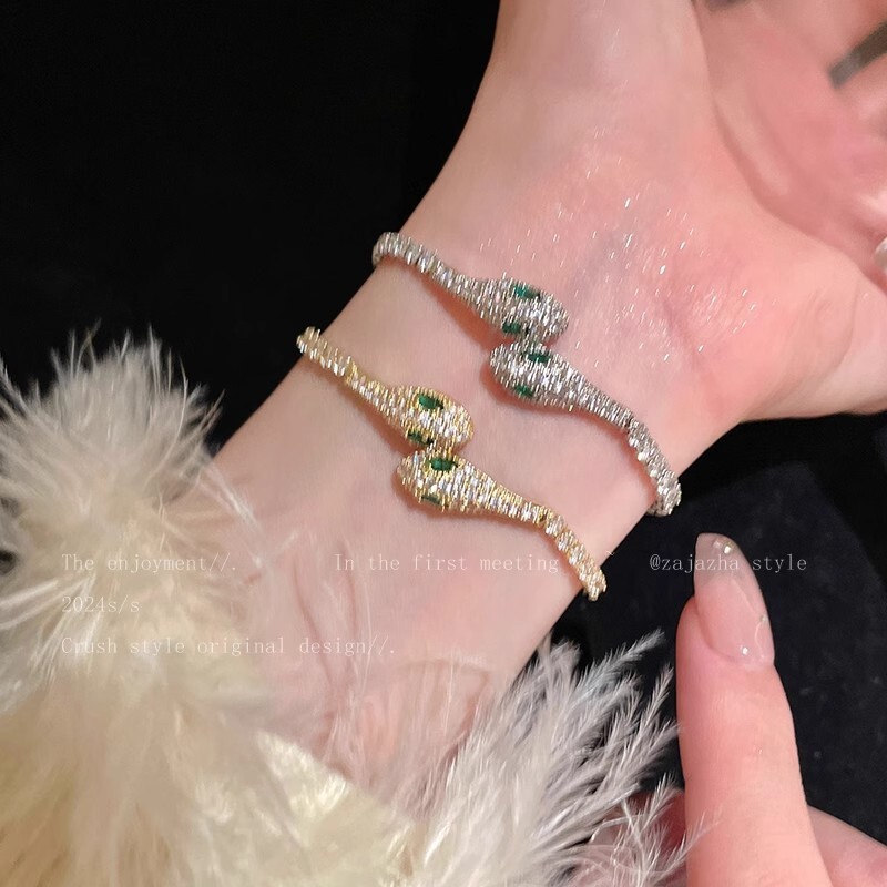 Designer Ladies' Snake-shaped Full Diamond Snake-shaped Bracelet Young Luxurious Fashionable And High-end 2025 New Jewelry