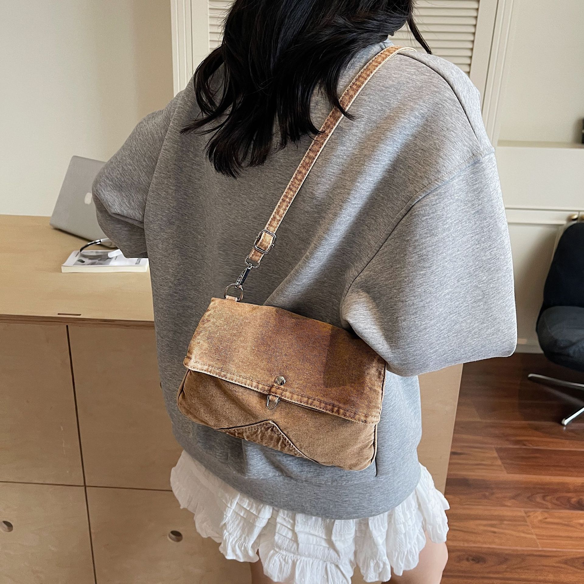 2025 autumn lazy style large capacity Japanese washed denim canvas bag women's crossbody bag women's artistic casual crossbody bag women