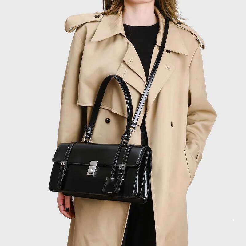 New Designer Women S Oil Waxed Leather Postman Handbag Accordion Flip Motorcycle Shoulder Retro Armpit Bag
