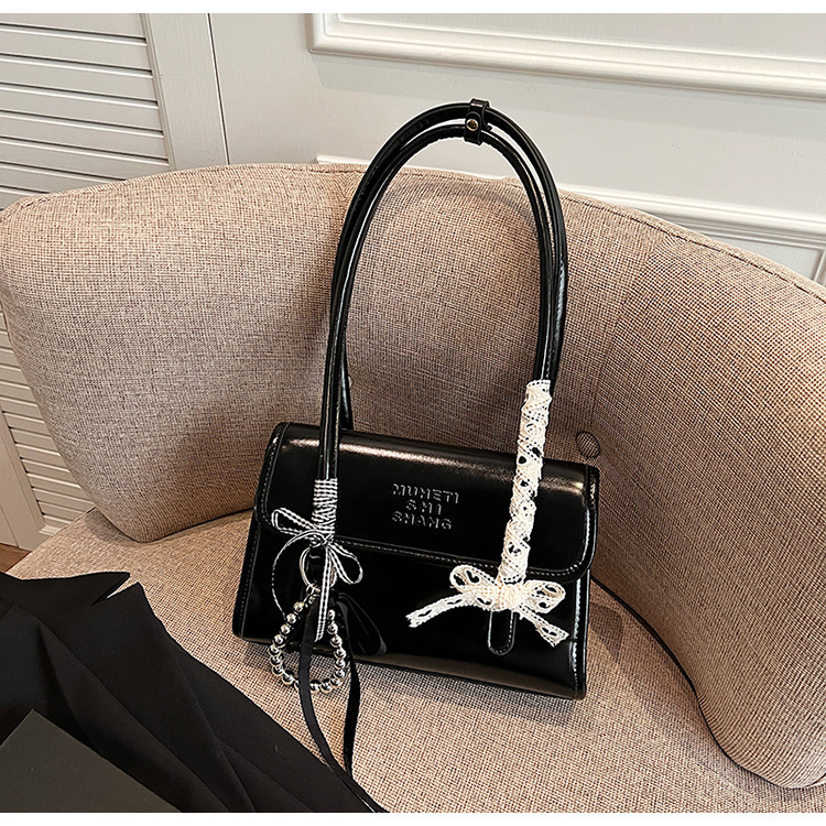 2025 Autumn Large Capacity Women's Bag New Simple Korean Edition Small and Unique Single Shoulder Underarm Bag Male Wenbao Women's Crossbody
