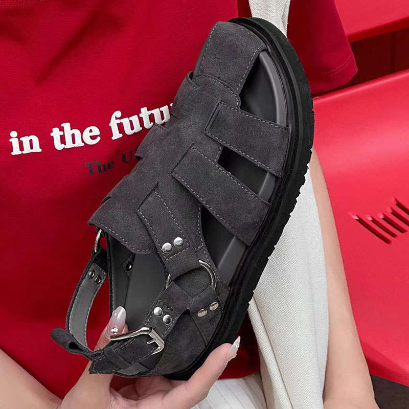 2025 Closed-Toe for Women, Summer Outdoor Flat Hollow Pig Cage Shoes, One-Strap Beach Roman Sandals
