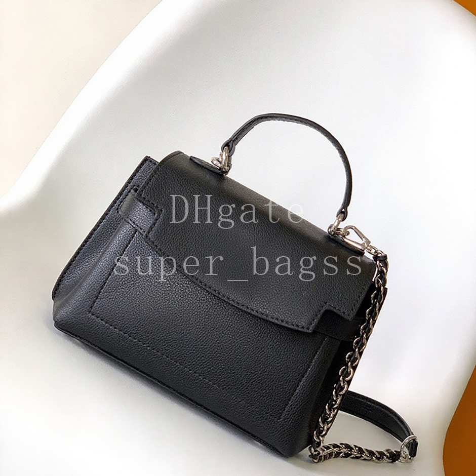 Lockme Ever Hobo bag Mirror quality Designer bag Luxury Shoulder Bag 23CM Debossed grained cowhide leather Hand bag Genuine leather chain bag With Box LL19A1