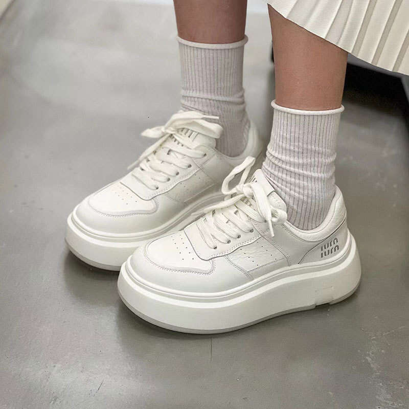 Thick-Soled Cowhide White Sneakers for Women 2024 Autumn Winter Versatile Sports Casual Height-Increasing Lace-Up Lightweight Board Shoes