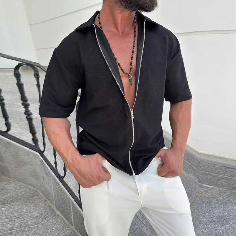 Stylish Solid Color Mens Zip-up Shirts Vintage Turn-down Collar Textured Short Sleeve Shirt For Men Summer New Casual Cardigans Y250819