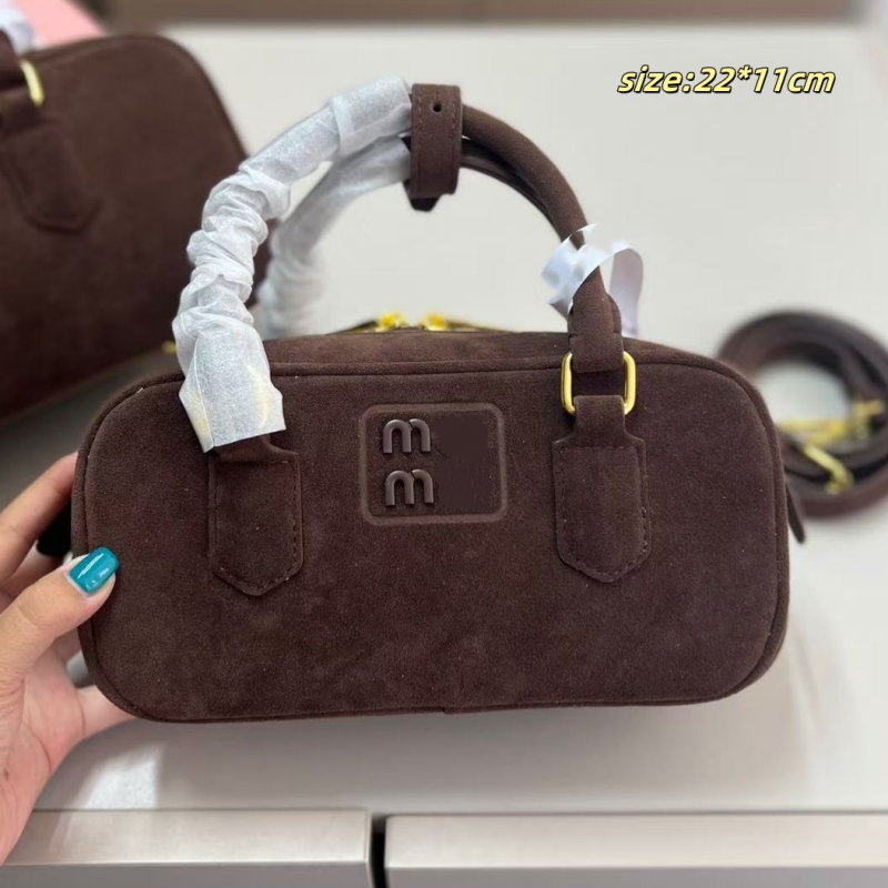 Designer's autumn and winter women's bowling handbag light luxury and fashionable can be single shoulder or crossbody bag large capacity makeup bags commuting bags
