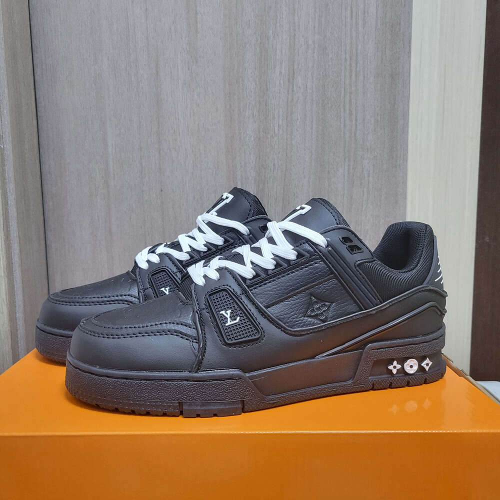 Louisvittion Sneakers Skate Louiss Shoes Designer Sneakers Luxury Mens Trainers Sneaker Casual Runner Leather Flower Skates Women Fashion Loubotins Shoes 62C