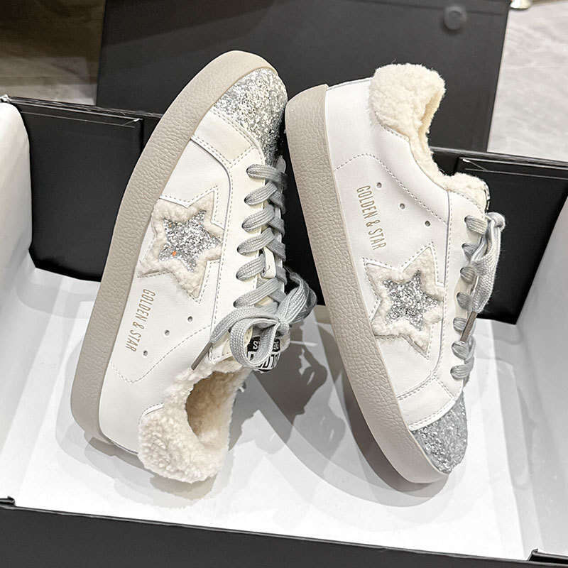 2024 Winter New Korean Style Vintage Star Rhinestone Back Tail Teddy Fur Fashion Casual Sports Versatile Dirty Shoes