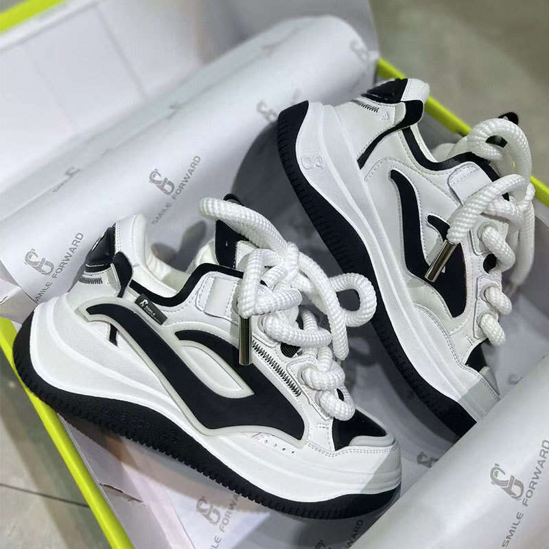 2025 New Zhao Miss Rocket White for Women Couples Niche Bread Shoes Wu Lei Same Style Sneakers