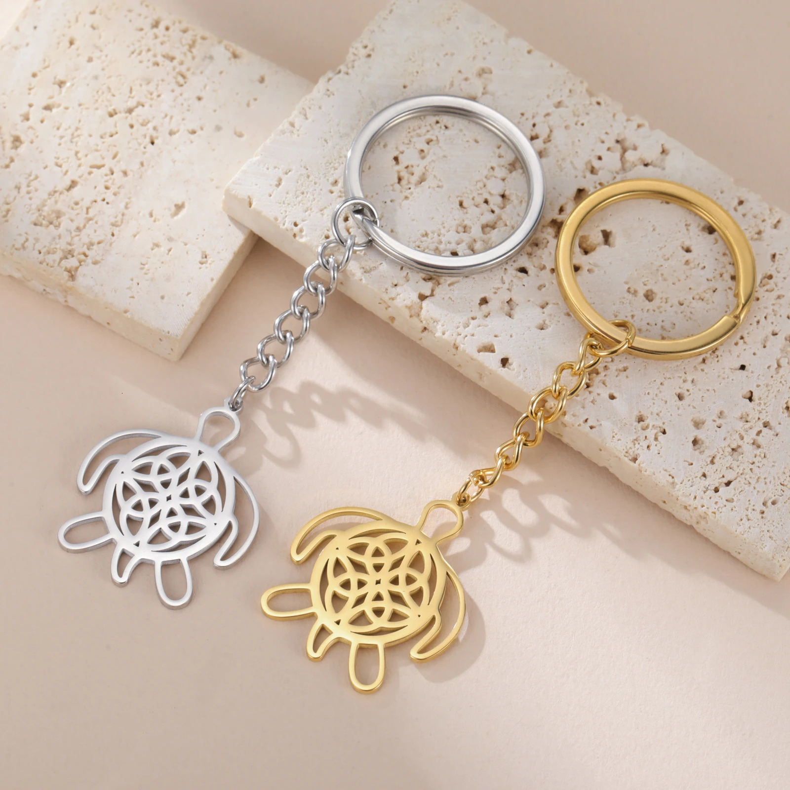 Lucktune Turtles Shape Keychain Stainless Steel Animal Keychains For Bag Irish Celtics knot Charms Jewelry Body Kit Gift 250811